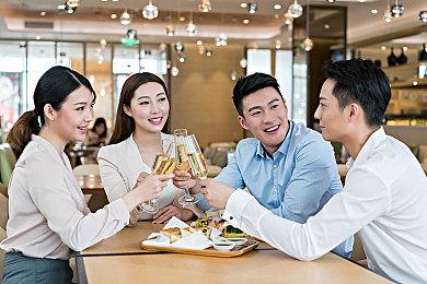 在苏联时期扮演货拉拉司机 《晨曦》公布实机宣传片